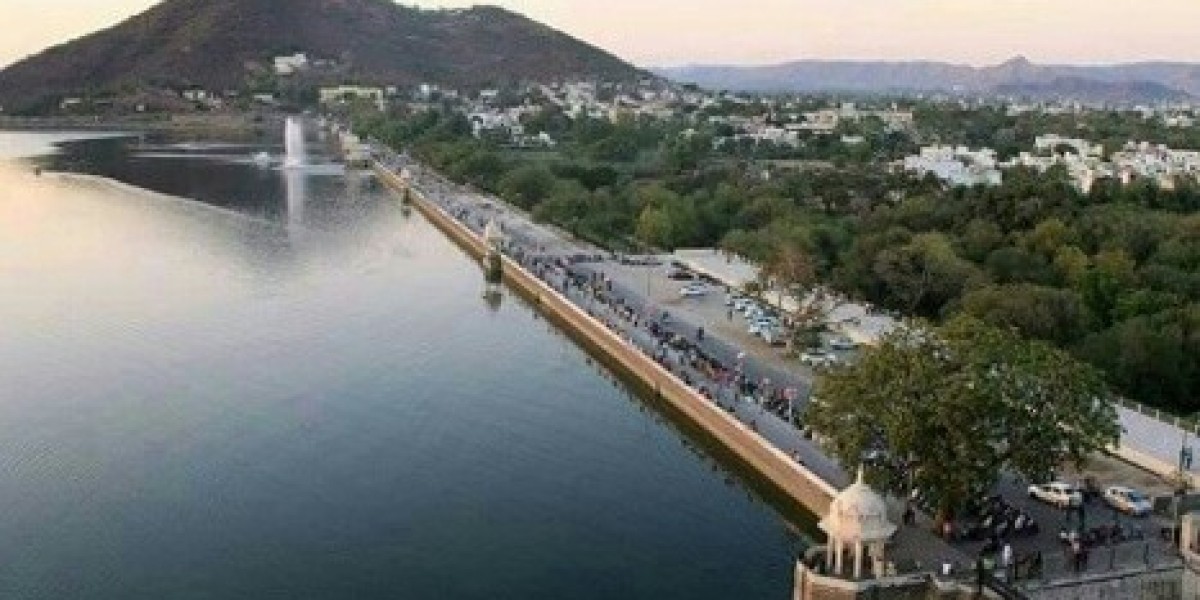 Explore the Serenity of Fateh Sagar Lake with Kiomoi Travels