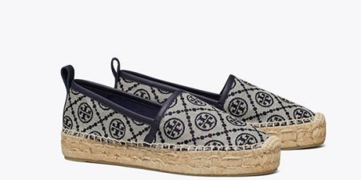 Tory Burch 涼鞋：夏日時尚與舒適並重的最佳選擇