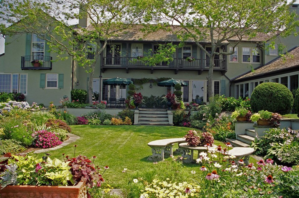 Why You Should Opt for a Lawn Care Service in Cape Cod - Tricky Blogs